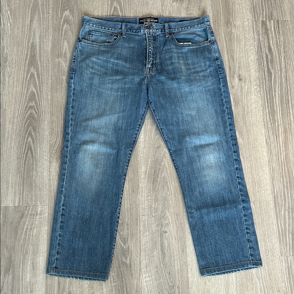 Lucky Brand -Sz 36x32 121 Heritage Slim Classic blue jeans
